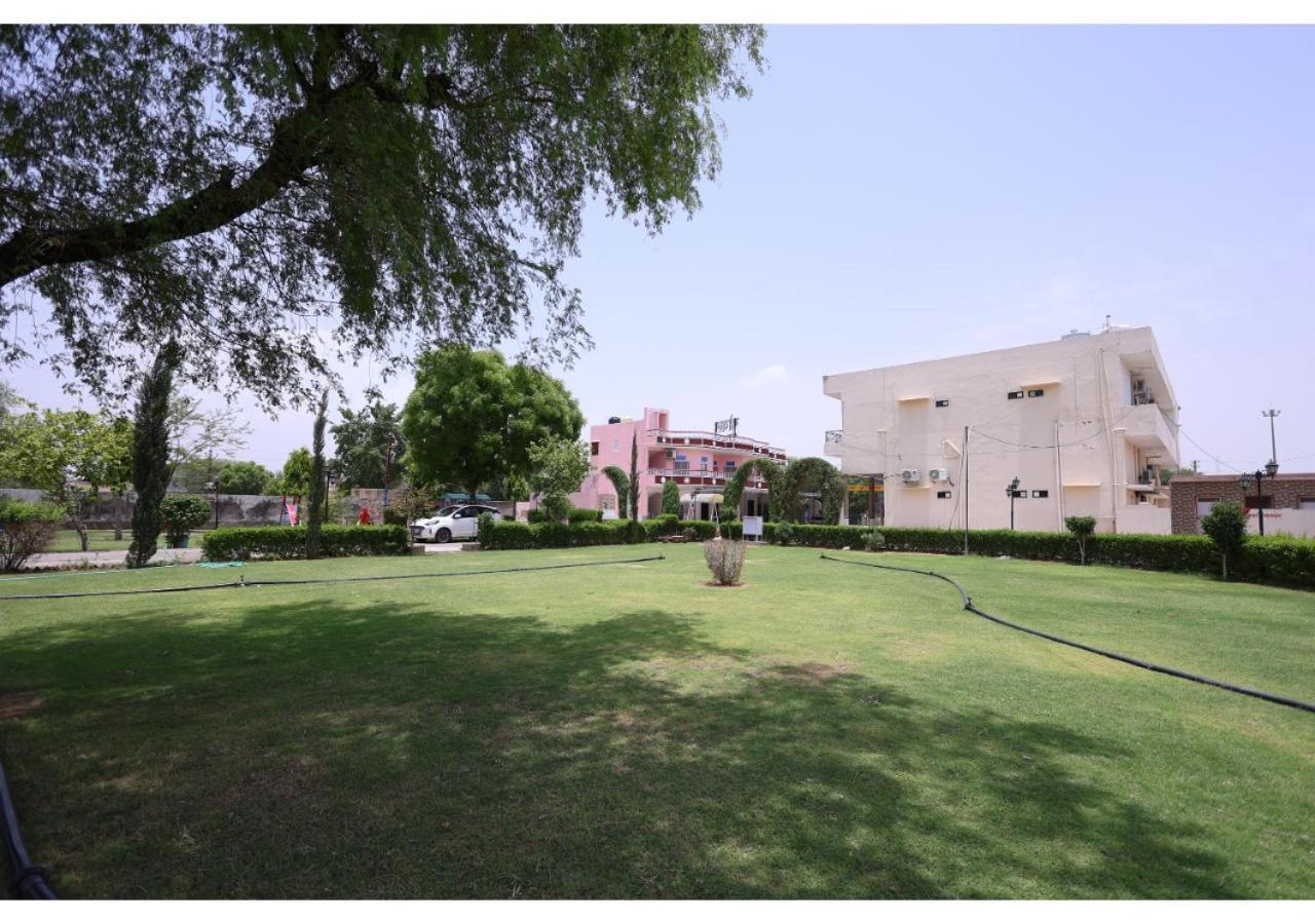 فندق Goyal Bhawan Khātu المظهر الخارجي الصورة