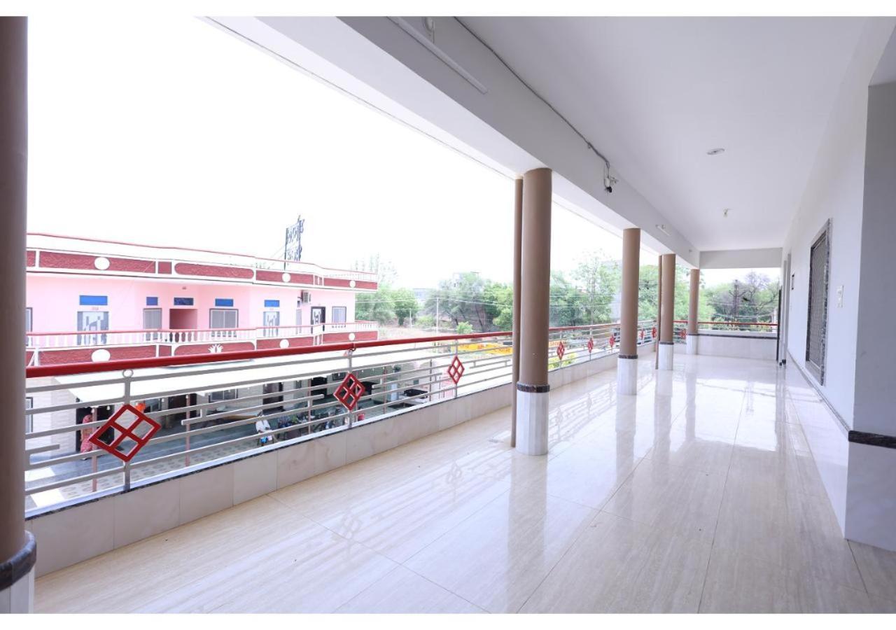 فندق Goyal Bhawan Khātu المظهر الخارجي الصورة